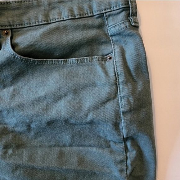 Universal Thread Women's Teal Casual High Rise Shortie Shorts Size 18/34 EuC - Picture 2 of 11